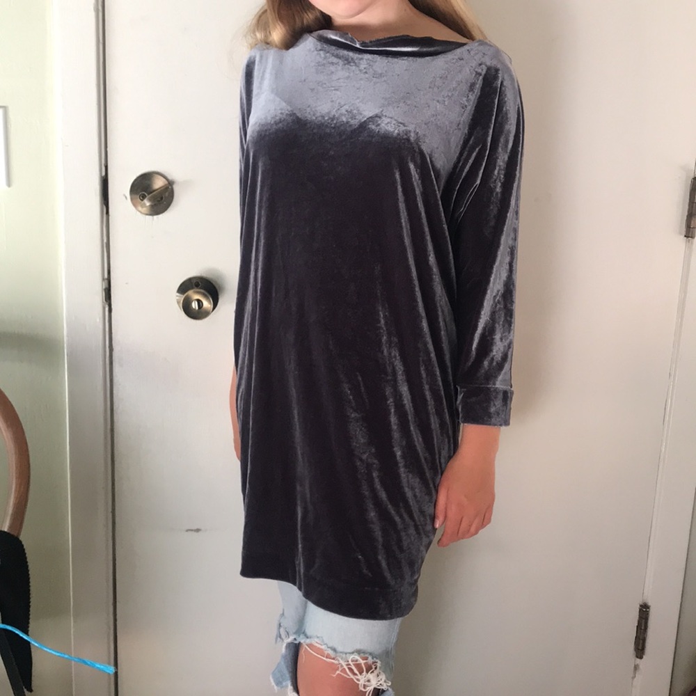 New York & Co. Grey velour blouse 1/2 sleeve M